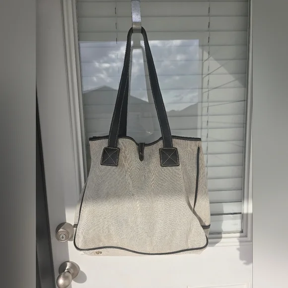 Dooney & Bourke Black Cream Tote Bag Gold Buckle Large 12x13 Inches - Picture 10 of 15